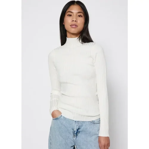 Norr Karlina top off white –