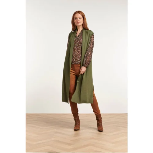 Smashed Lemon 23601 stijlvolle mouwloze cardigan in army green