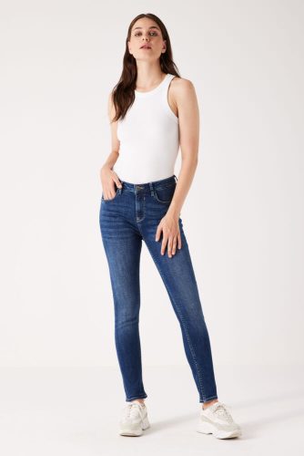 Celia 244 Superslim Jeans – Medium Used