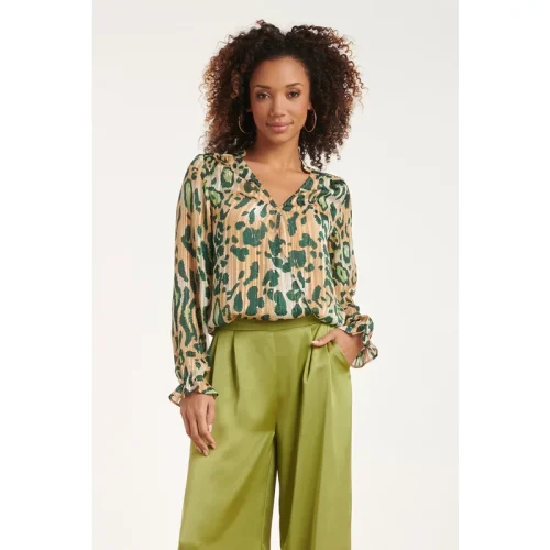 Smashed Lemon 24500 chiffon top met cheetah print