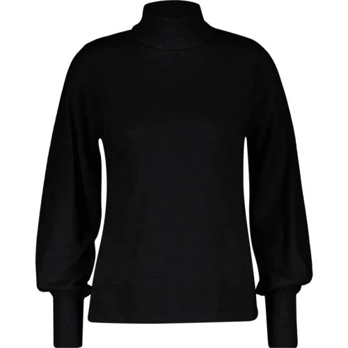 Red Button Sweet roll neck puff sleeve