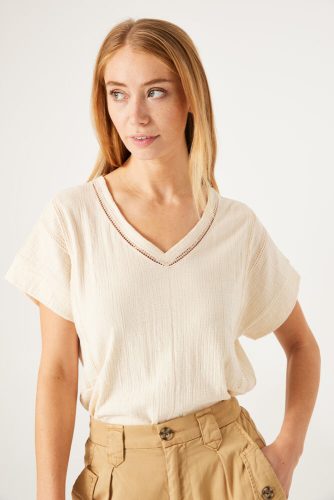 Beige T-shirt