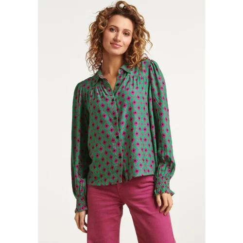 Smashed Lemon 23535 dames doorknoopblouse met pofmouwen in abstract